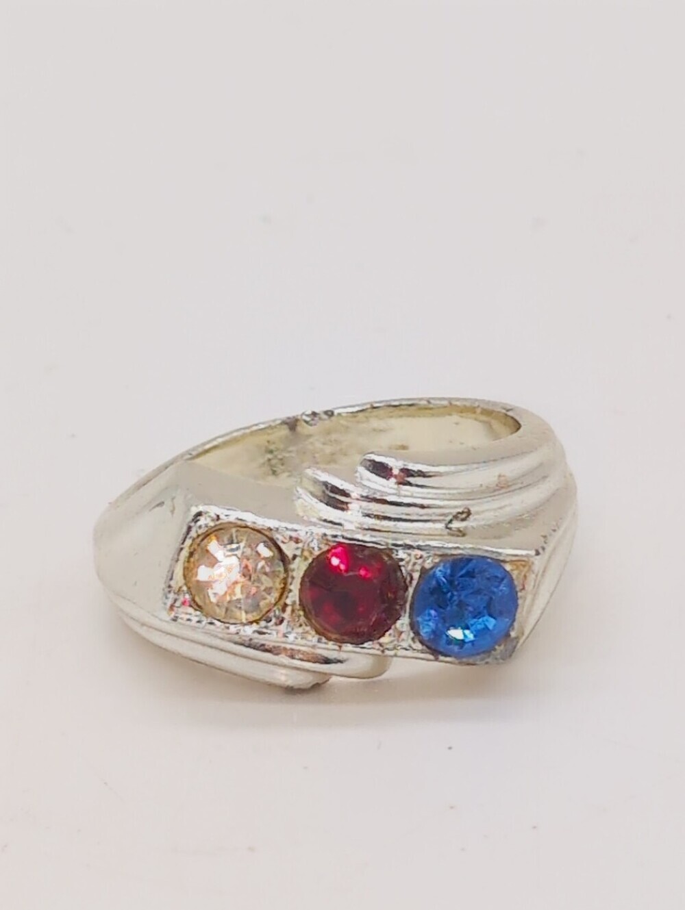 Vintage Costume Silver Trio-Stone Ring with Red, Blue & White Crystals Sz 11.25